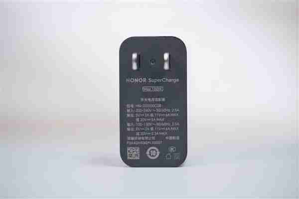 100倍变焦超远摄之王!荣耀Magic7 RSR保时捷设计图赏