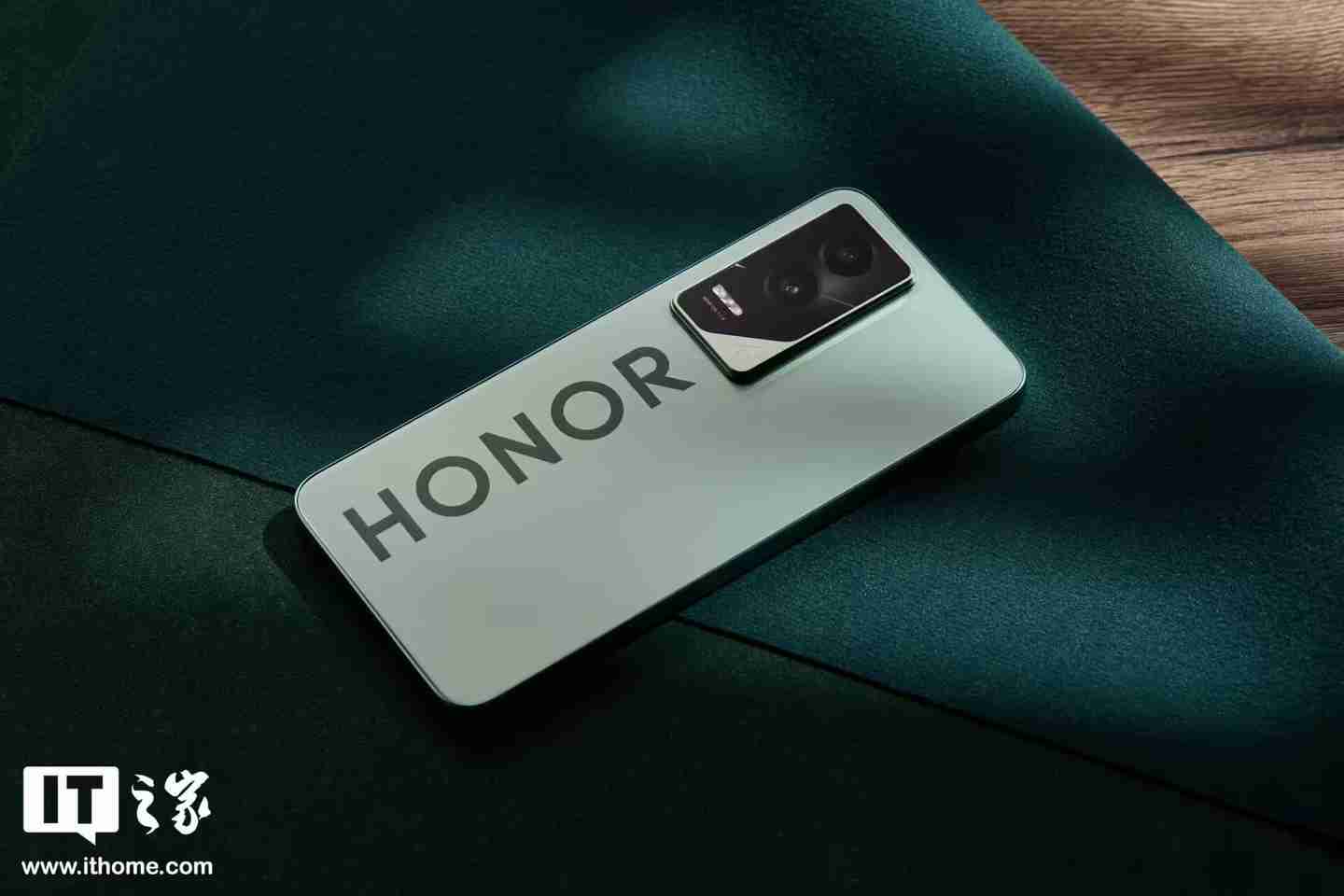 荣耀 GT 手机获推 MagicOS 9.0.0.131：增加路人移除、音量快捷调节面板、幻影稳帧功能开关