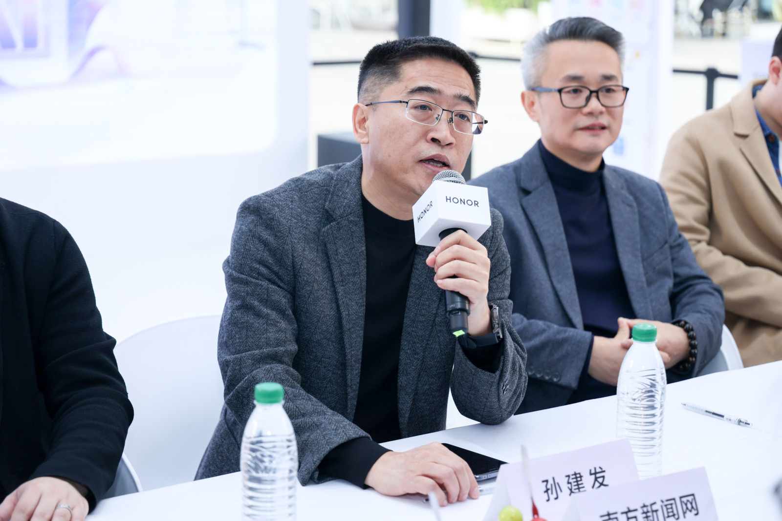 1734935524923225.png AI加持的荣耀互联网服务 究竟能带来哪些可能?