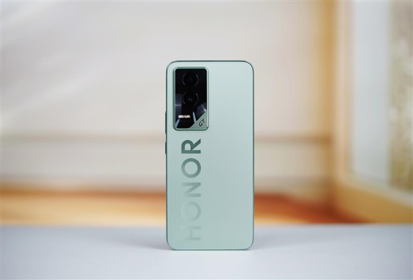 2000元档六边形战士!荣耀GT极光绿图赏