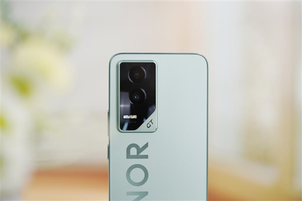 2000元档六边形战士!荣耀GT极光绿图赏