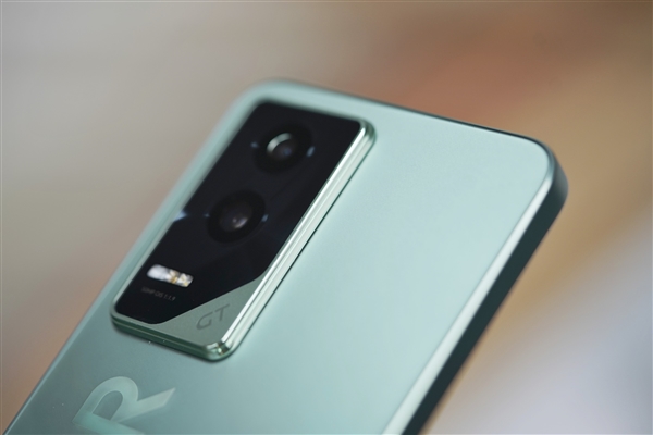 2000元档六边形战士!荣耀GT极光绿图赏