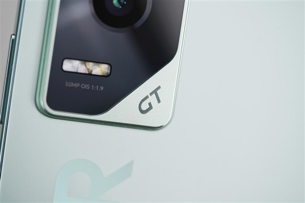 2000元档六边形战士!荣耀GT极光绿图赏