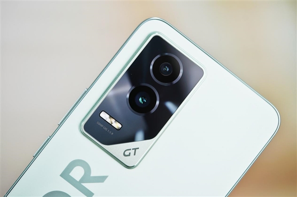 2000元档六边形战士!荣耀GT极光绿图赏