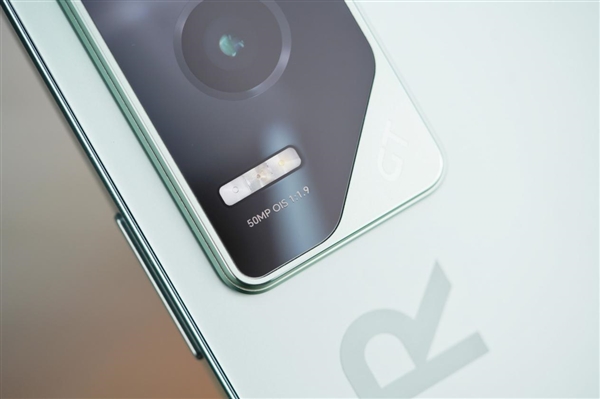 2000元档六边形战士!荣耀GT极光绿图赏