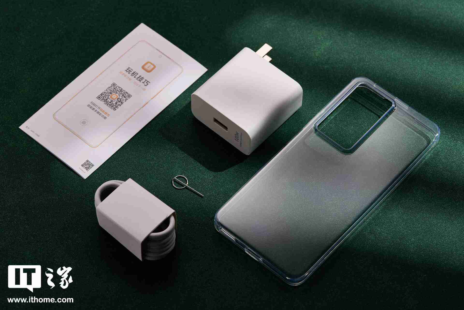 荣耀 GT「极光绿」图赏:大 Logo 设计,梦回荣耀 30