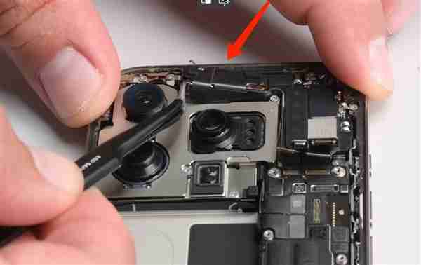 iPhone 17外观大改:这奇怪的摄像头设计为哪般 背后原因分析