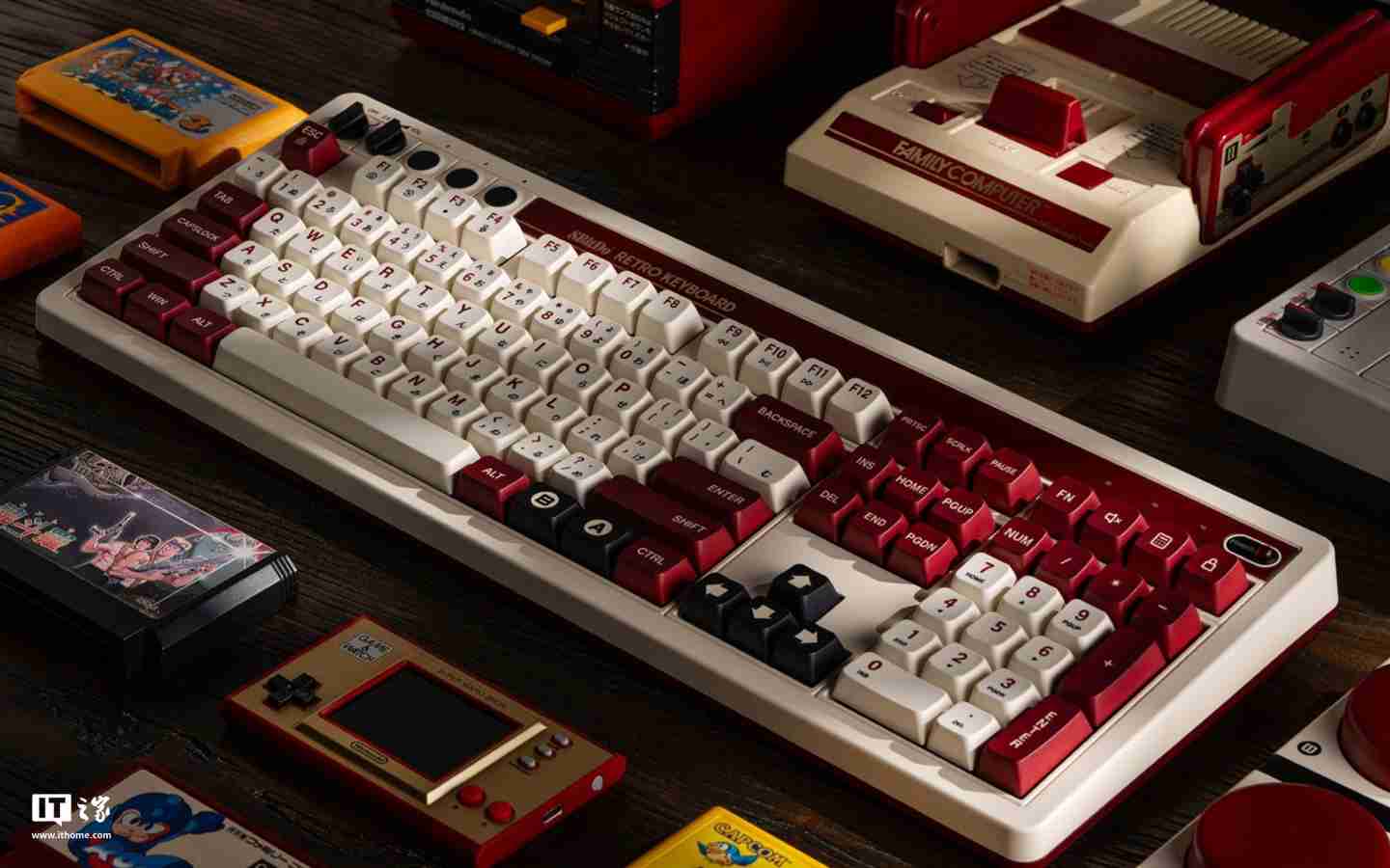 八位堂首款全尺寸设计 Retro108 机械键盘开售:支持热插拔、双配色版本,629 元