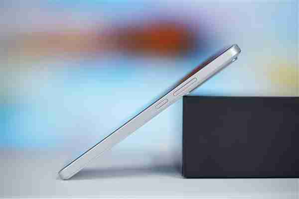 7000mAh巨无霸电池！真我Neo7星舰版图赏