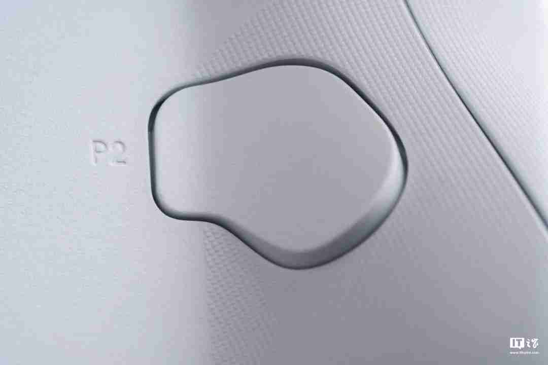 八位堂首款手游拉伸手柄发布:霍尔摇杆扳机、蓝牙连接,199 元