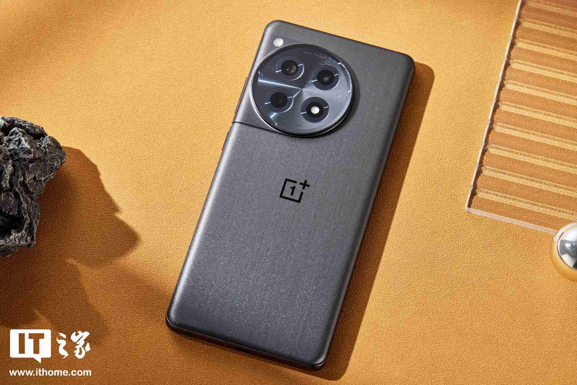 首次双杯齐发，一加 Ace 5 系列新机官宣“下月见”