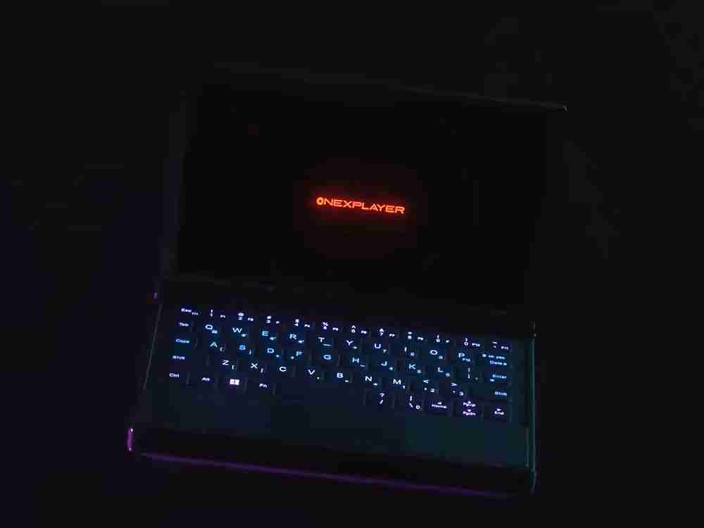 壹号掌机预热 OneGx 2 掌上迷你游戏本:双模式键盘内藏手柄