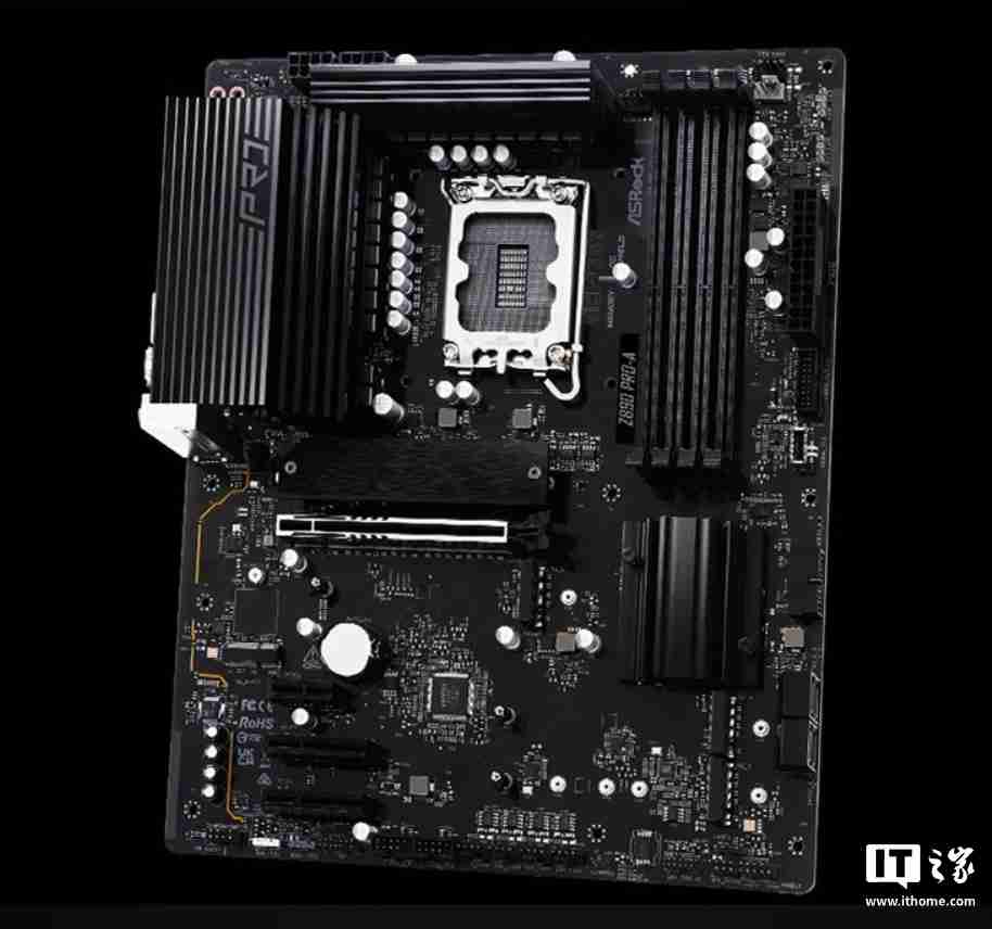 雷神黑武士 Shark 水冷电竞主机上新酷睿 Ultra 版，国补到手价 13699 元起