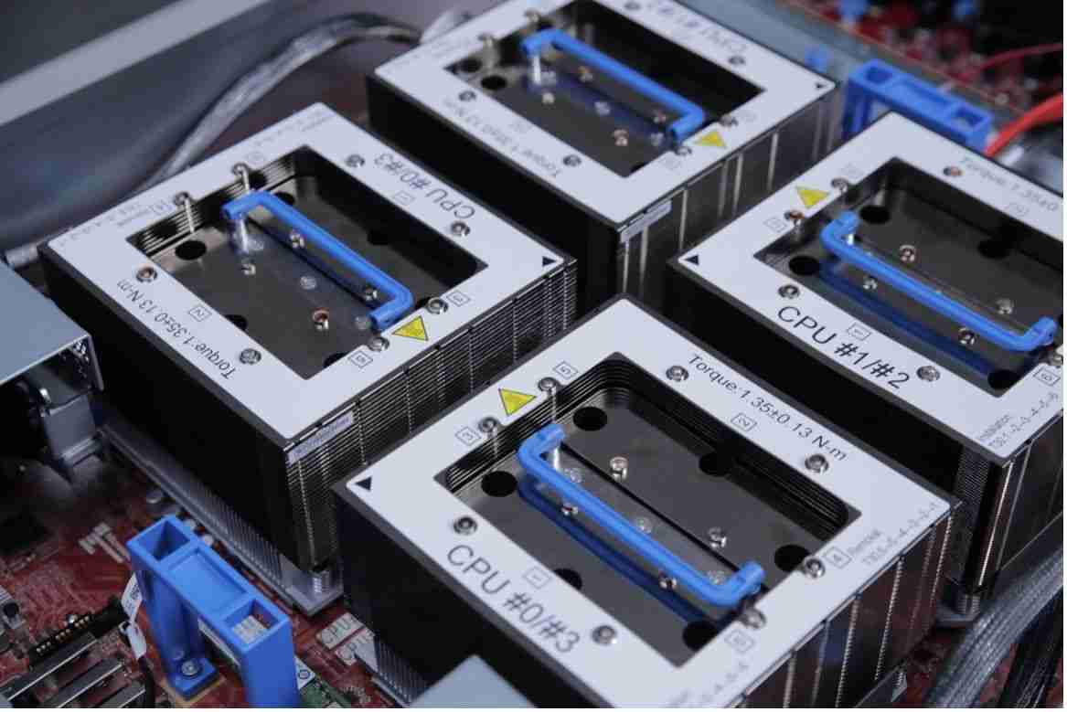 微软发布 Azure HBv5 虚拟机:基于集成 HBM3 内存的定制 AMD EPYC 处理器