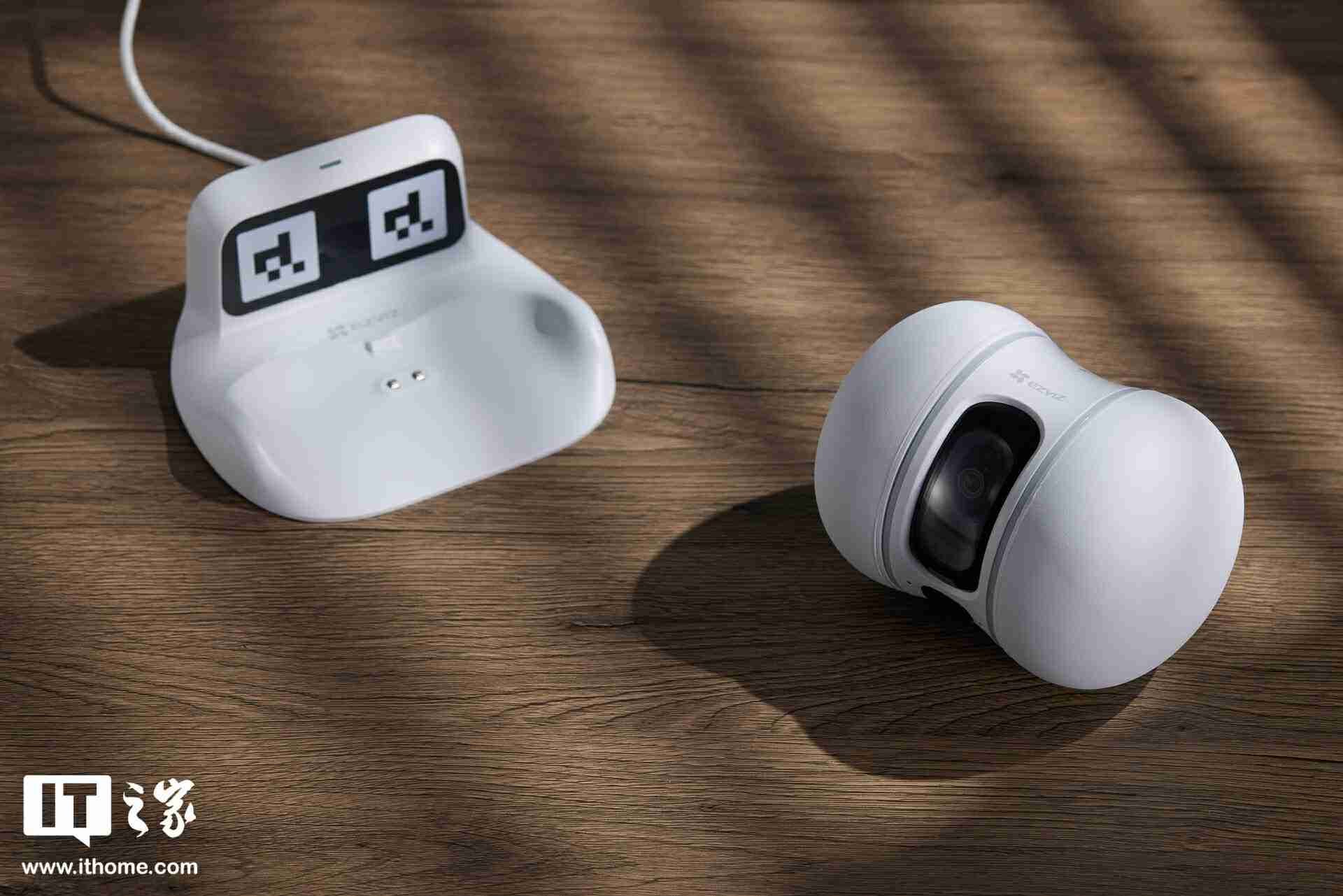 萤石 TAMO 看护摄像机：能全屋移动的智能看护摄像机