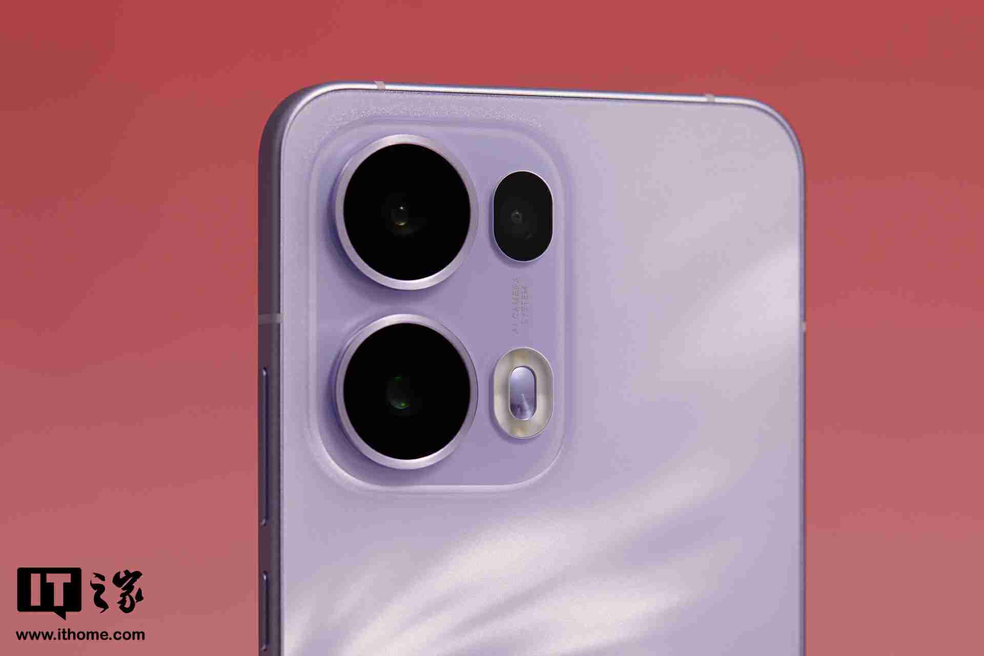 OPPO Reno13 系列实拍图赏：四曲柔边小直屏，“超美小 OPhone”