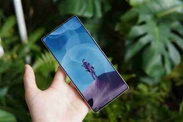 电池最大的骁龙8至尊旗舰！红魔10 PRO首发7050mAh牛魔王电池  创国产手机之最