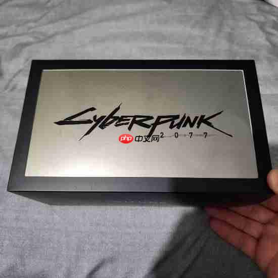 《赛博朋克》联名款XR眼镜实拍：120Hz刷新率 可编程灯带