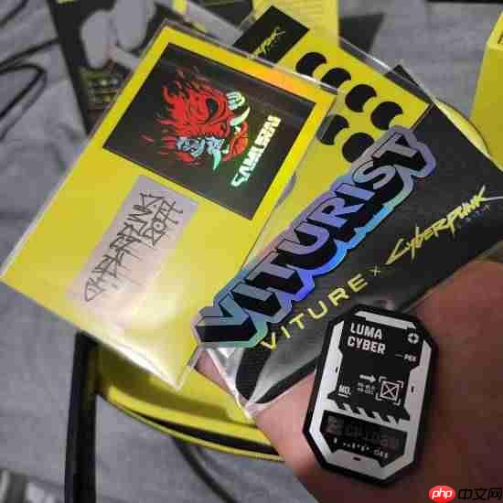 《赛博朋克》联名款XR眼镜实拍：120Hz刷新率 可编程灯带