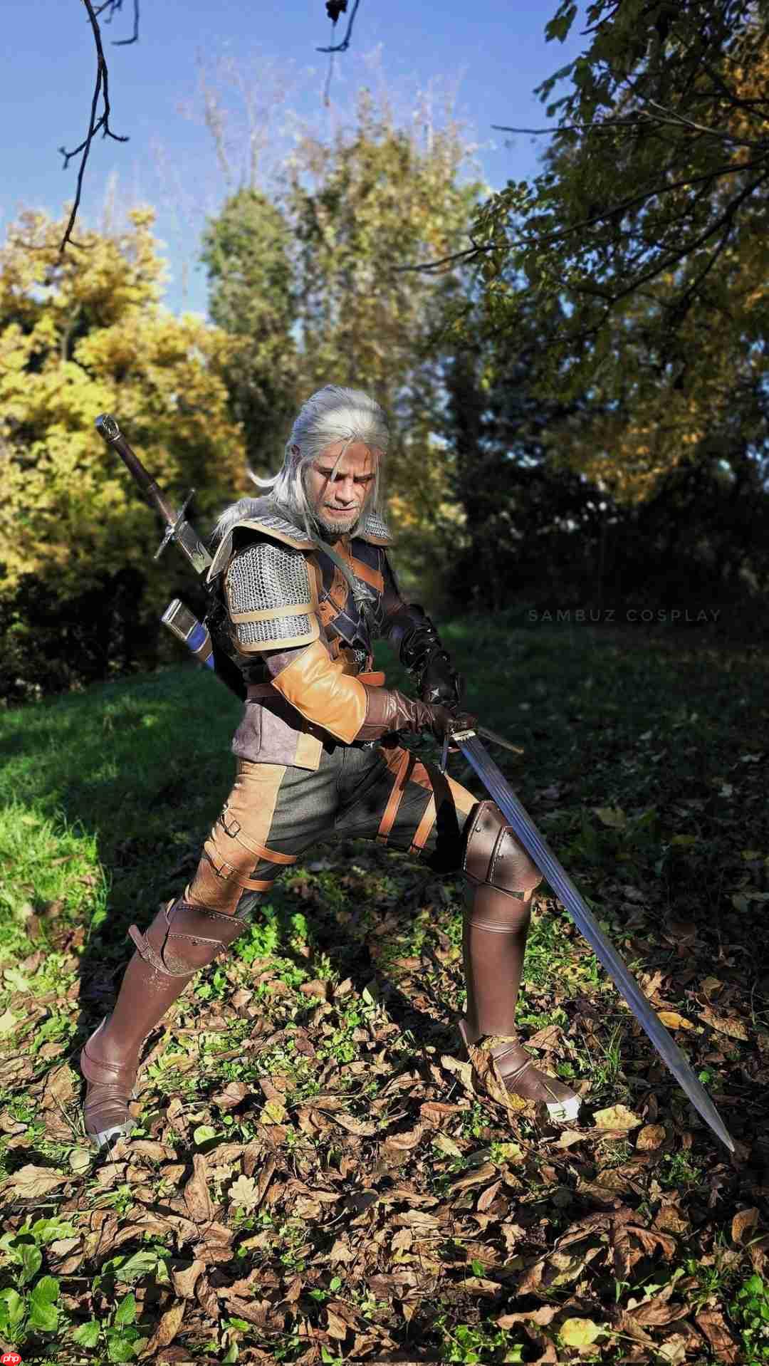 皮衣配圣诞帽！意大利Coser演绎《鬼泣5》圣诞但丁