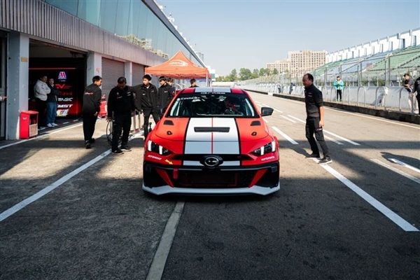国产最强2.0T零百5.7秒!广汽传祺影豹R N1赛车上市:9.8万起