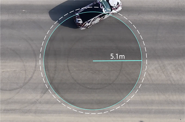 车长超5.3米的全尺寸 长城魏牌旗舰SUV谍照发布:转弯超灵活