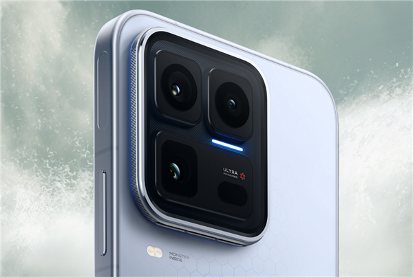 号称枪战之王!iQOO 15 Ultra首发超感触控肩键:寿命近乎无限