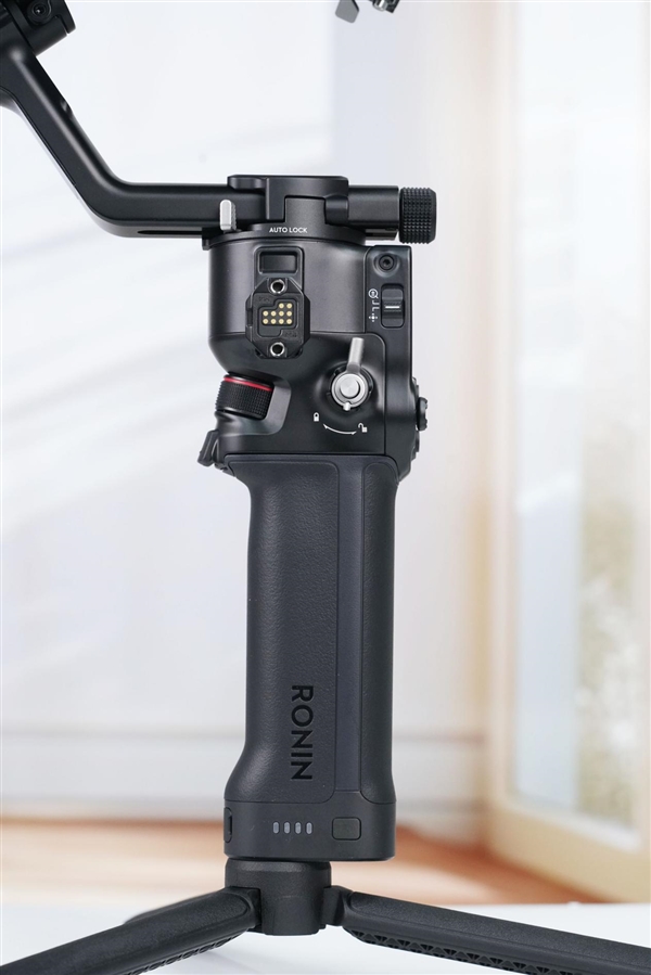 新一代相机增稳利器！大疆DJI RS 5手持云台稳定器图赏