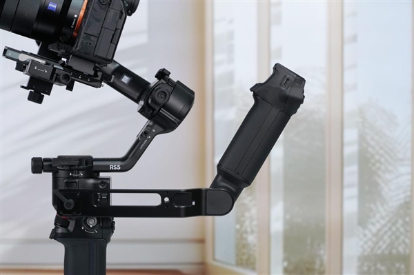 新一代相机增稳利器！大疆DJI RS 5手持云台稳定器图赏
