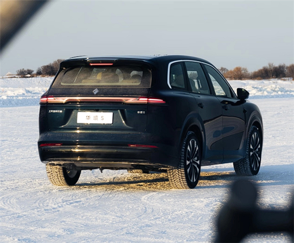 用上问界M7同款舱内激光视觉 宝骏大六座SUV华境S实车曝光