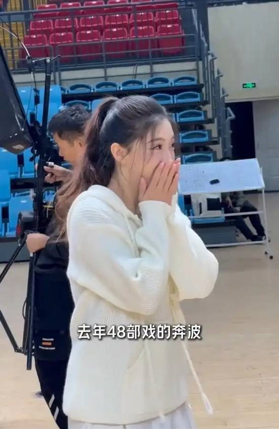 短剧女主全年无休拍了48部戏:每天工作16个小时!5年未回家