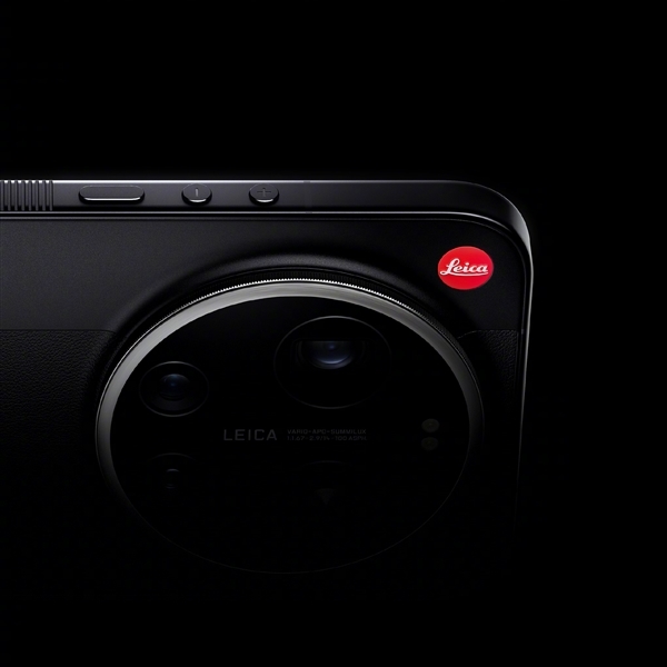 国际知名科技博主评测小米17 Ultra徕卡版:一款更像相机的手机