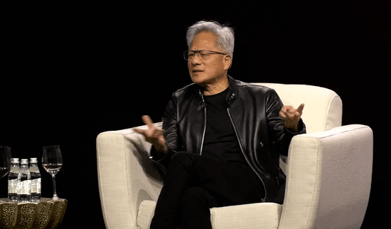 黄仁勋酒后暴论：编程只是打字 已经不值钱了