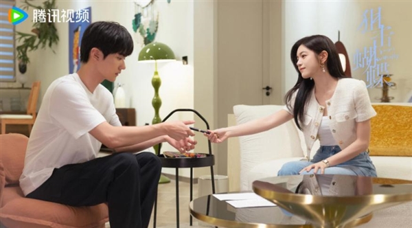 仅凭一部剧又火了!陈妍希获微博2025年度闪耀演员