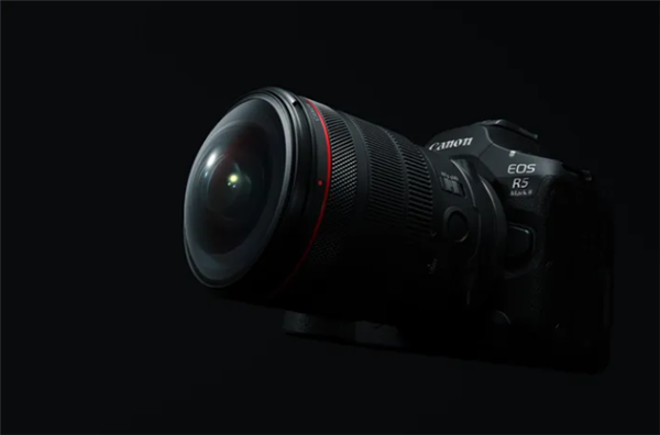佳能发布全画幅鱼眼镜头：190°视角 + 180°VR