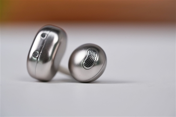 耳机盒居然带屏幕!999元当贝Air 1图赏