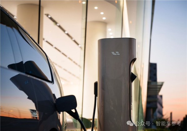 新款理想L9最高卖56万 李想:这是具身智能机器人