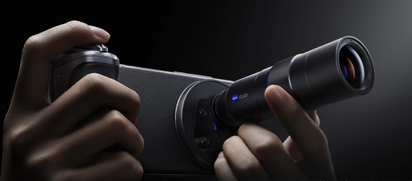 灭霸超大杯来了！vivo X300 Ultra顶配版入网：支持北斗卫星短信